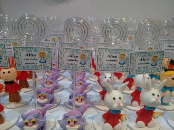 Lembrancinha da Alice