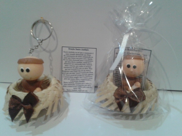 Lembrancinha de Santo Antonio e Arraia