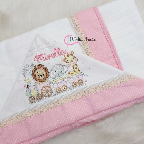 Toalha de bebe com capuz bordado