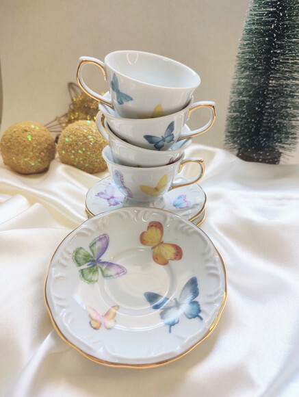 4 Xícaras de Café Borboletas Coloridas e Detalhes em Ouro