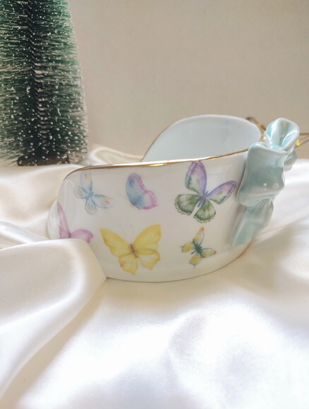 Boleira em Porcelana Laço Borboletas