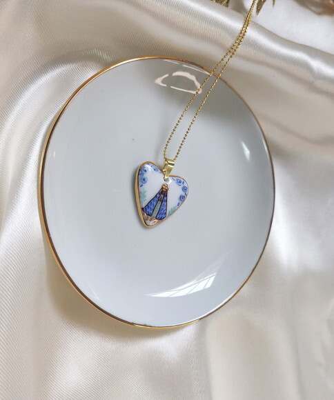 Colar com Pingente de Nossa Senhora Coração