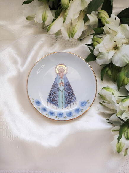 Joia do Dia em Porcelana Nossa Senhora Rosas Azuis
