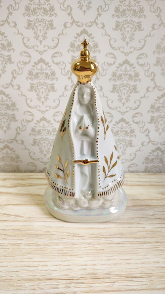 Nossa Senhora em Porcelana 22cm com Folhas em Ouro