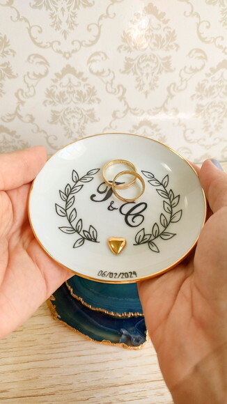 Porta Alianças em Porcelana 10,5cm Monograma em 1 Cor e Data