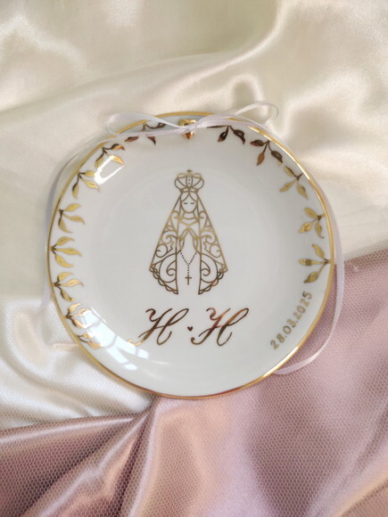 Porta Alianças em Porcelana 15cm N.senhora Iniciais Ouro