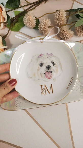 Porta Alianças em Porcelana 15cm Um Pet Pintado+ Iniciais