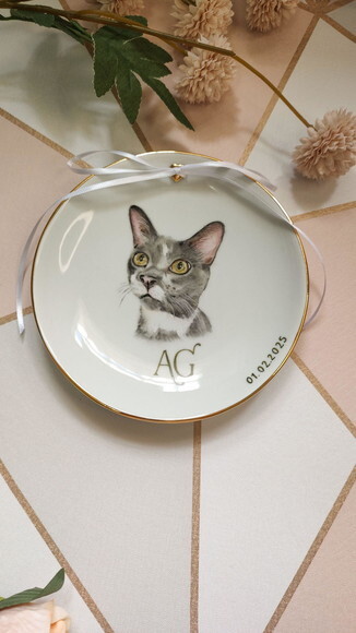 Porta Alianças em Porcelana 15cm Um Pet Pintado+ Iniciais