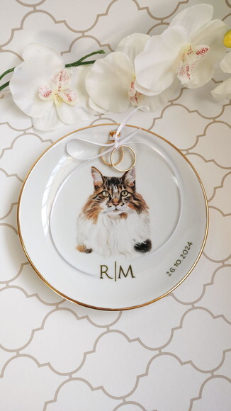 Porta Alianças em Porcelana 15cm Um Pet Pintado+ Iniciais