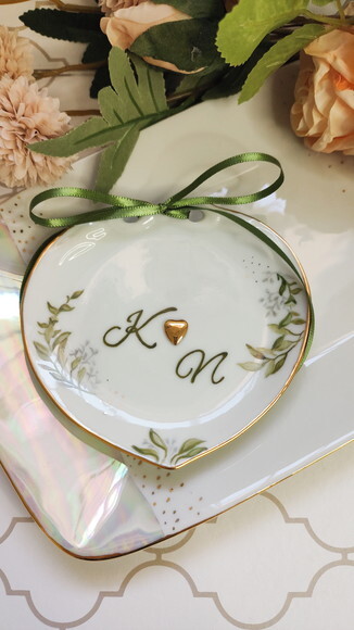Porta Alianças em Porcelana com Folhagens Pintado a Mão
