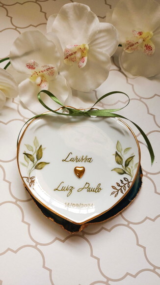 Porta Alianças em Porcelana com Folhagens Pintado a Mão