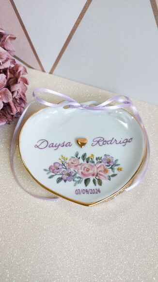 Porta Alianças em Porcelana com Fita para Amarrar Alianças