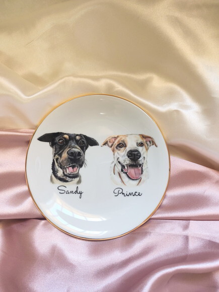 Pratinho Decorativo 15cm com Dois Pets Pintados