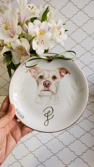 Pratinho Porta Alianças 19cm com Um Pet e Monograma