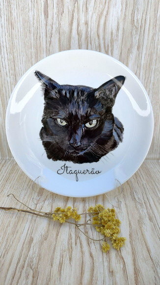 Prato Decorativo Grande26cm com Um Gato Cada Pintado a Mão