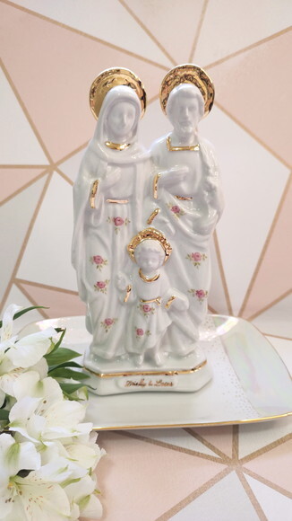 Sagrada Família em Porcelana Rosinhas a Mão e Ouro