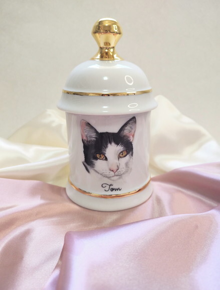 Urna para Cinzas do Pet em Porcelana 18cm com Pintura a Mão