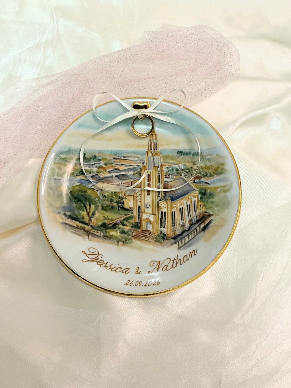 Porta Alianças Porcelana 19cm Pintura Igreja/local Casamento