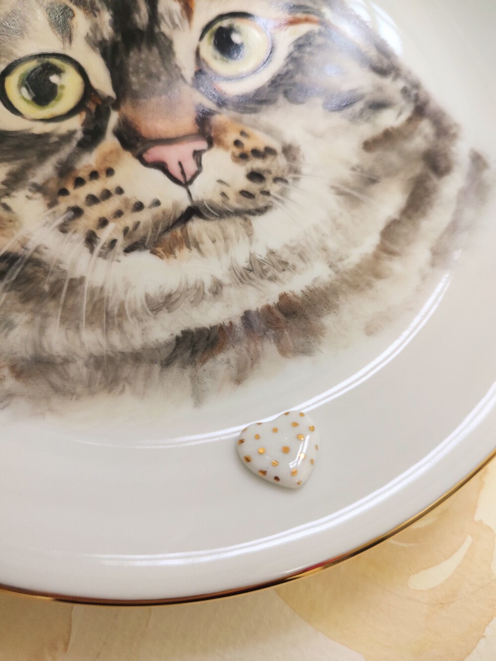 Prato Decorativo com Um Pet 19cm Coração poá