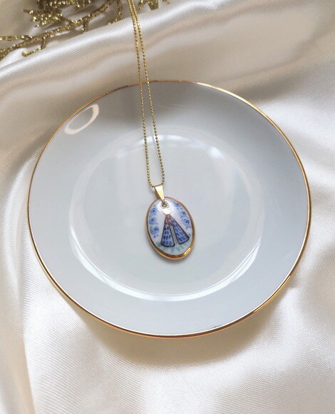 Colar com Pingente de Nossa Senhora Oval