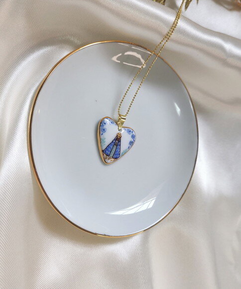 Colar com Pingente de Nossa Senhora Coração