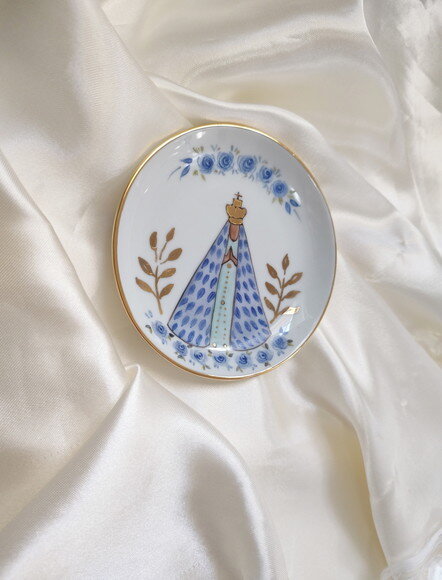 Jóia do Dia em Porcelana 10,5cm Nossa Senhora Rosas Azuis