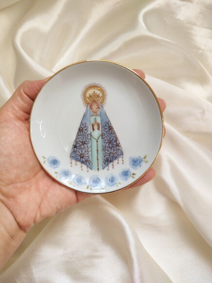 Joia do Dia em Porcelana Nossa Senhora Rosas Azuis