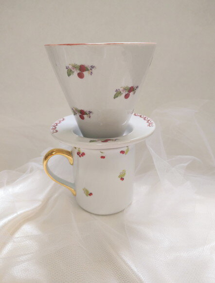 Kit Coador de Café + Caneca Cerejas Coleção Realeza