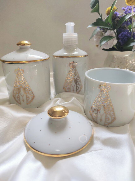 Kit Higiene 3 Peças Nossa Senhora Aparecida em Ouro