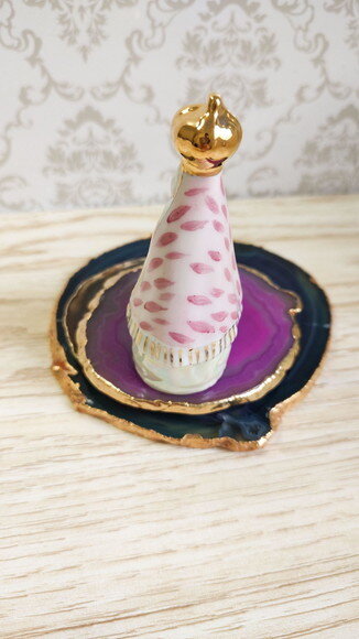Nossa Senhora Mini em Porcelana 9,5cm com Folhas no Manto
