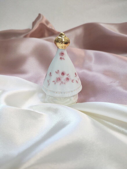 Nossa Senhora Mini 9,5cm Rosinhas a Mão Base Perolizada