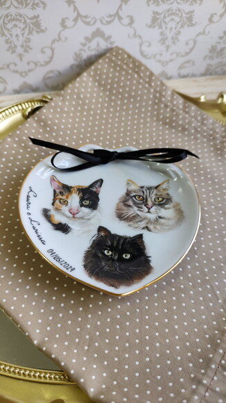 Porta Alianças 11,5cm em Porcelana com Três Pets Pintados