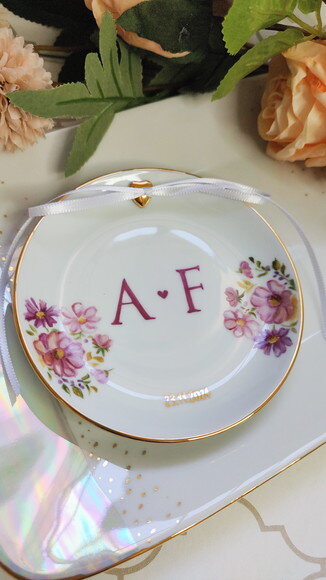 Porta Alianças em Porcelana 10,5cm Monograma Floral+ Fita