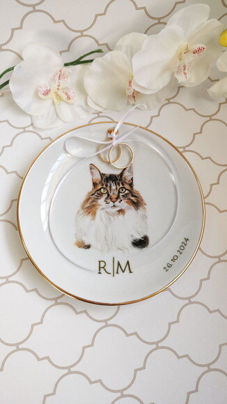 Porta Alianças em Porcelana 15cm Um Pet Pintado+ Iniciais