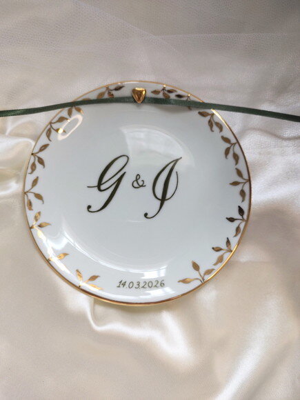 Porta Alianças Porcelana 15cm Pintado a Mão Iniciais Folhas