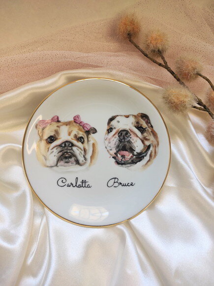 Pratinho Decorativo 15cm com Dois Pets Pintados