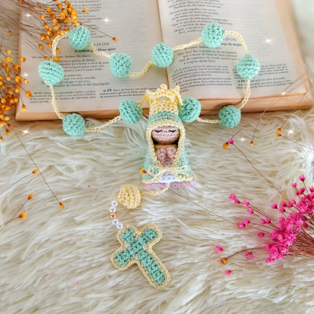 Terço de Crochê mãezinha do céu artesanal decoração quarto 