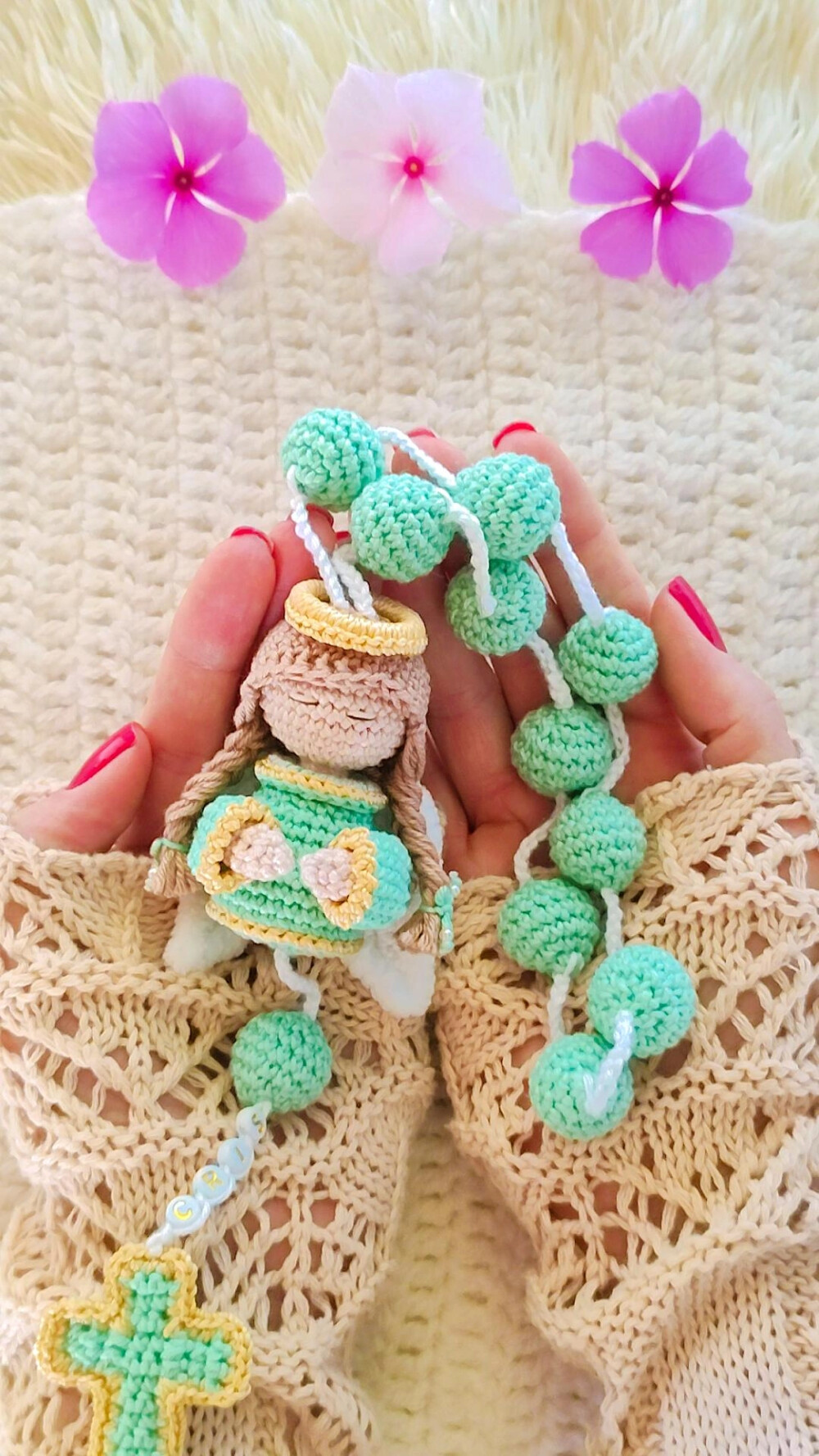 Terço em Amigurumi Anjo da Guarda crochê artesanal