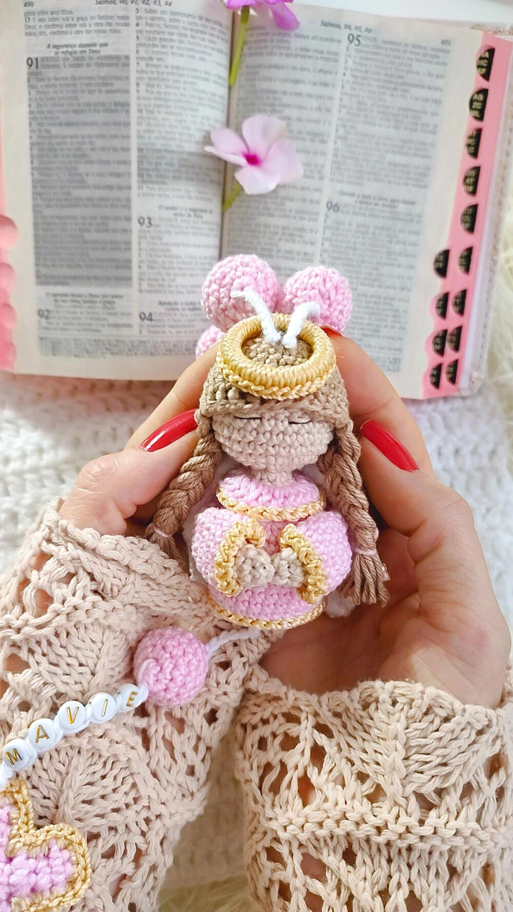 Terço de crochê Anjo da Guarda lembrancinha maternidade