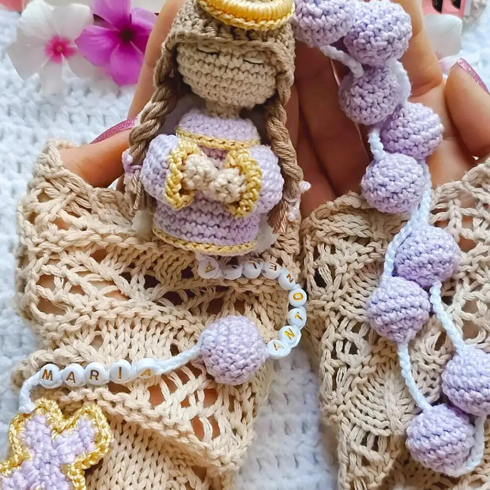 Terço de crochê Anjo da Guarda lembrancinha maternidade