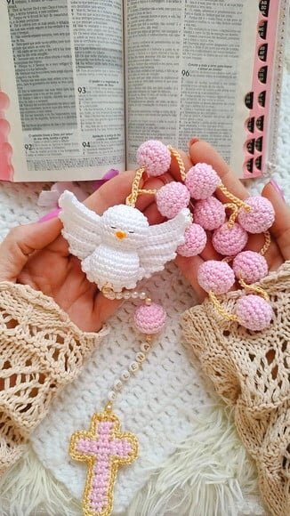 Terço em Amigurumi Divino Espírito Santo
