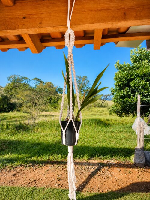 Suporte em macramé para plantas
