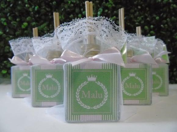 Lembrancinha de Maternidade. Verde Musgo e Rosa
