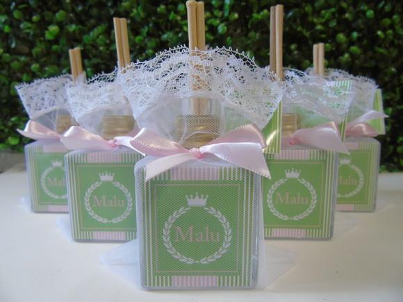 Lembrancinha de Maternidade. Verde Musgo e Rosa