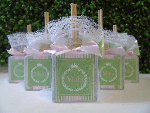 Lembrancinha de Maternidade. Verde Musgo e Rosa