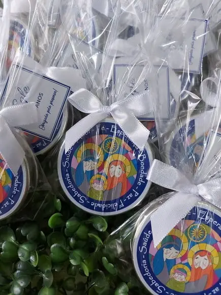 Lembrancinha Latinha com Vela Aromatizada /sagrada Família