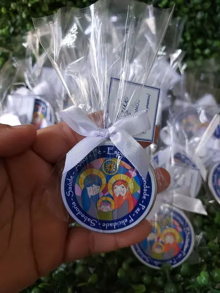 Lembrancinha Latinha com Vela Aromatizada /sagrada Família