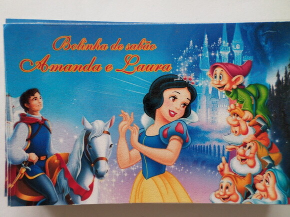 Bolinha de sabão branca de neve