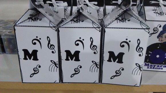 Caixa Milk Personalizada Notas Musicais