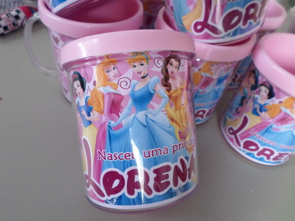 Caneca Personalizada Princesas
